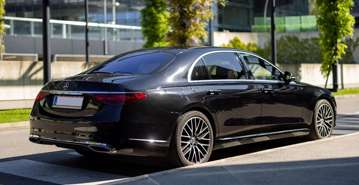 mb-s-class-long-rear-view-slider.webp