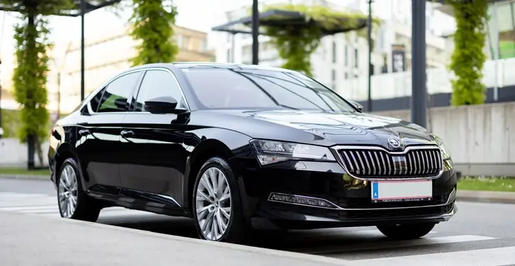 skoda-superb-front-slider.webp